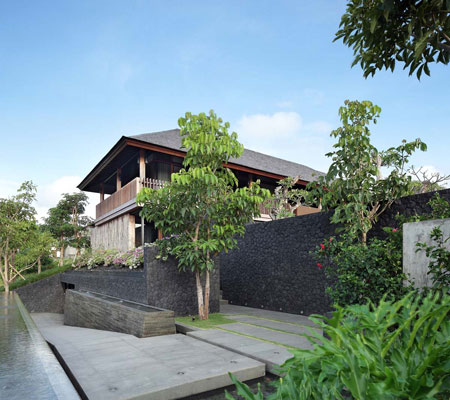 Nhà đá nghĩ dưỡng giữa lòng bali